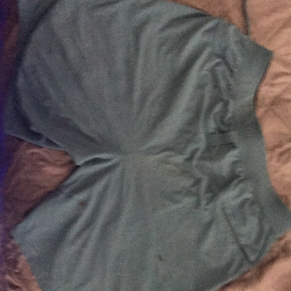 Lululemon training license to train. - Picture 4 of 7